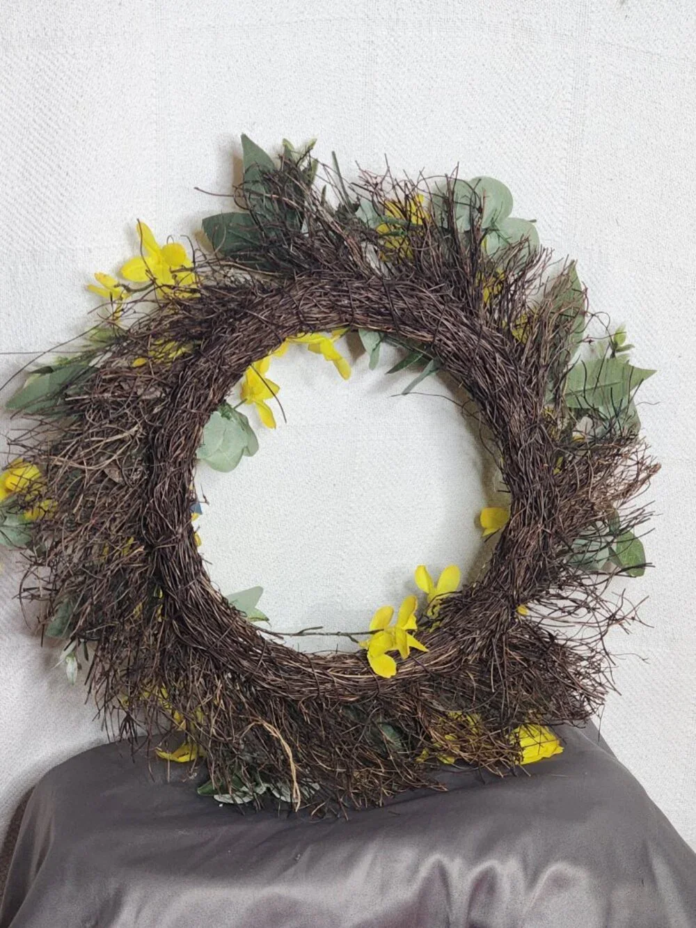 Hudson Farmhouse True Living Yellow Flower Leaf Indoor Only 18